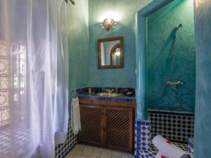 Riad Samsli - image 12