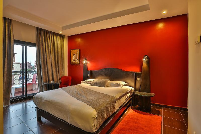 Red Hotel - image 3