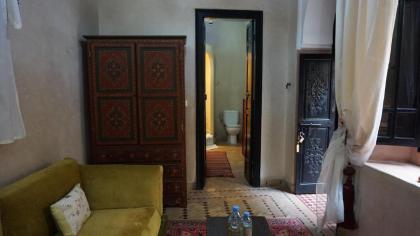 Riad Saba - image 20