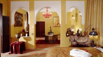 Riad Wow - image 12