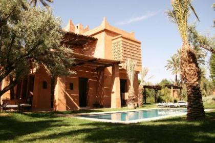 Lankah - Authentic villa with private heated pool close to city center - image 15