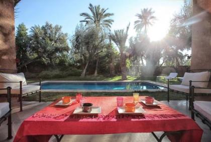 Lankah - Authentic villa with private heated pool close to city center - image 19