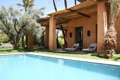 Lankah - Authentic villa with private heated pool close to city center - image 7