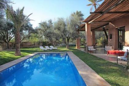 Lankah - Authentic villa with private heated pool close to city center - image 8