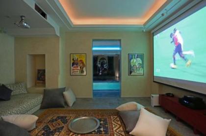 Adnaa - Modern Villa with 2 pools sauna hammam tennis court & home cinema - image 13