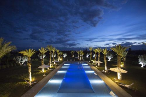 Adnaa - Modern Villa with 2 pools sauna hammam tennis court & home cinema - image 2