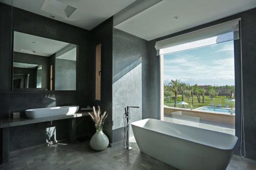 Adnaa - Modern Villa with 2 pools sauna hammam tennis court & home cinema - image 6