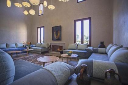 Adnaa - Modern Villa with 2 pools sauna hammam tennis court & home cinema - image 9