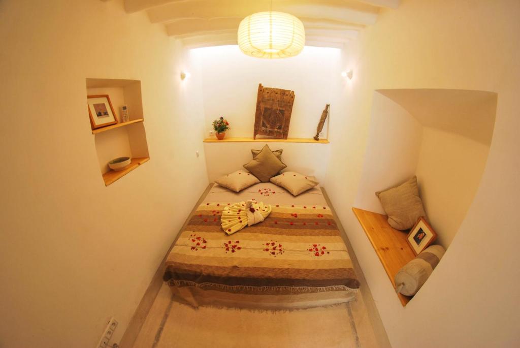 White Riad Apartment - image 2