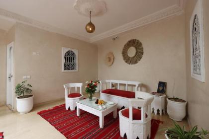 Riad Makech - image 3