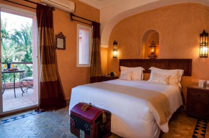 Double room in a charming villa in the heart of Marrakech palm grove - image 1