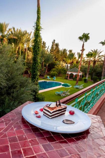 Double room in a charming villa in the heart of Marrakech palm grove - image 5