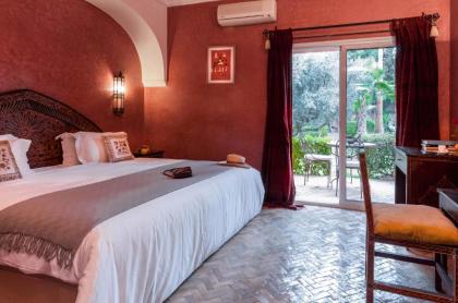 Double room in a charming villa in the heart of Marrakech palm grove - image 9