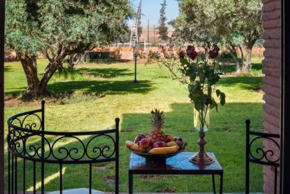 Double room in a charming villa in the heart of Marrakech palm grove - image 5