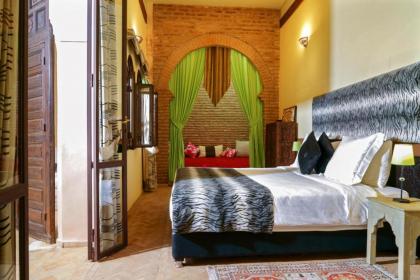 6 bedrooms villa with private pool jacuzzi and furnished terrace at Marrakech - image 17