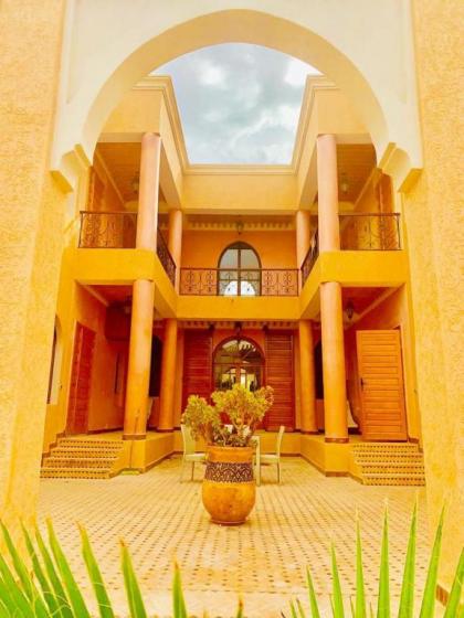 Villa with 4 bedrooms in Marrakech with wonderful mountain view private pool enclosed garden - image 15
