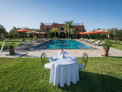 Suite turquoise Avec Terrasse Et Vue Piscine - image 11