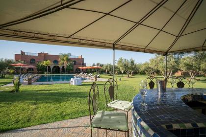 Suite turquoise Avec Terrasse Et Vue Piscine - image 15