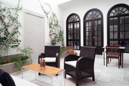 Riad Sapphire & Spa - image 1