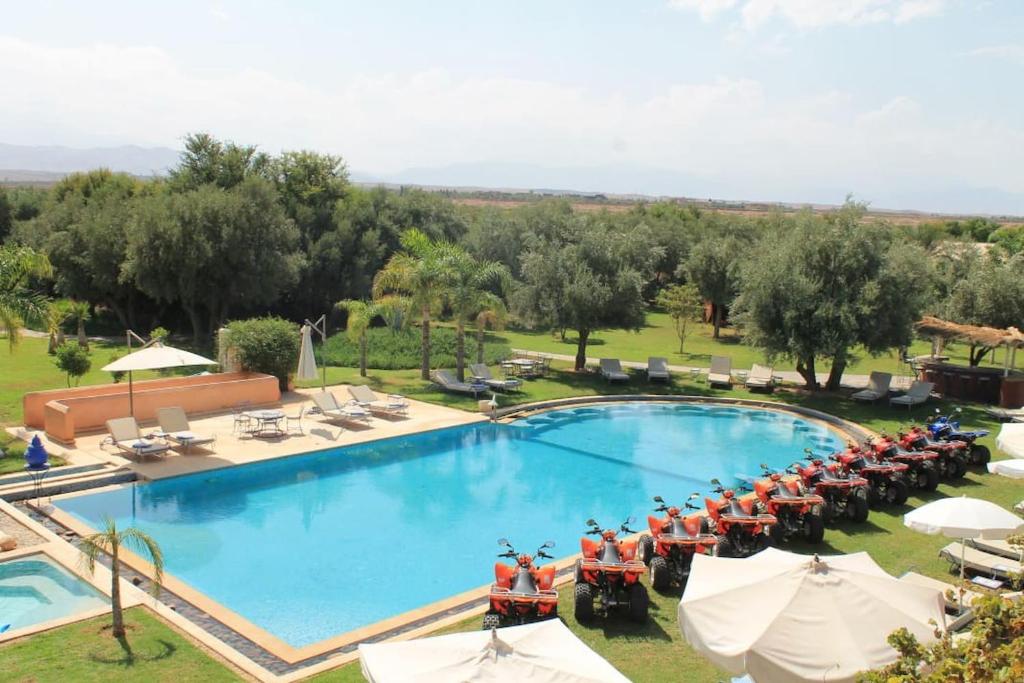 Villa des Senteurs - Enchanting estate with swimming pool and jacuzzi - image 2