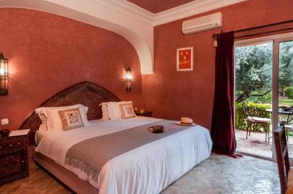 Double Bedroom in a Charming Villa in the Marrakech Palmeraie - image 1