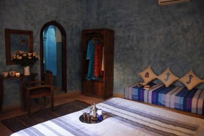 Riad Azenzer - Room Chefchaouen 3 pers - image 3