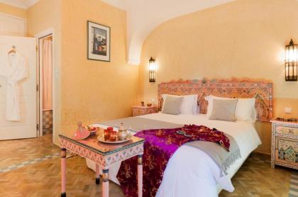 Room in BB - Double room in a charming villa in the heart of Marrakech palm grove - image 4