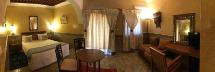 Room in BB - Double room in a charming villa in the heart of Marrakech palm grove - image 8