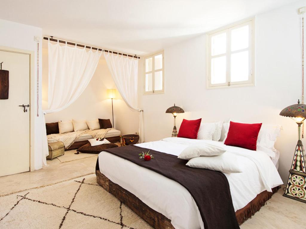 Room in BB - Suite Kalifa in luxurious Riad - Marrakech Spa and Massage - main image