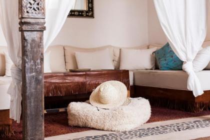 Room in BB - Suite Kalifa in luxurious Riad - Marrakech Spa and Massage - image 18