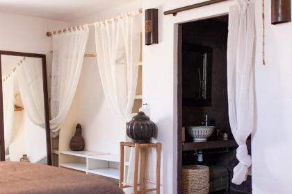 Room in BB - Suite Kalifa in luxurious Riad - Marrakech Spa and Massage - image 6