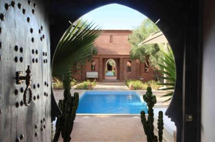 Moroccan sumptuousness 6 bedroom Riad - by feelluxuryholidays - image 11