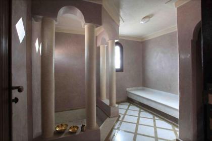 Moroccan sumptuousness 6 bedroom Riad - by feelluxuryholidays - image 14