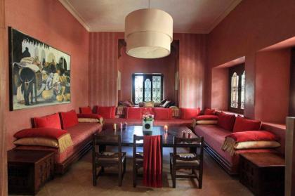 Moroccan sumptuousness 6 bedroom Riad - by feelluxuryholidays - image 17