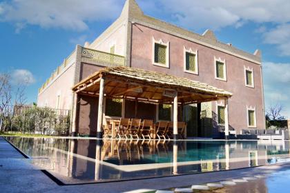 8 bedrooms villa with private pool jacuzzi and enclosed garden at Marrakech Marrakech 