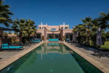 Les Iris - Peaceful villa with heated private pool & hammam