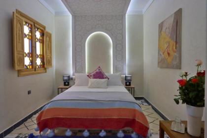 Riad Banatti - image 10