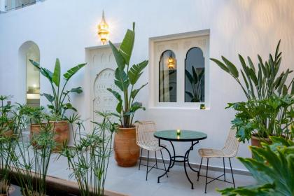 Riad Dar Blanche & Spa - image 10