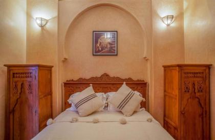 Room in Guest room - Riad Lakouas authentic Santal Room situe a Marrakech no001