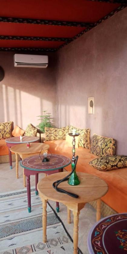 Room in Guest room - Riad Lakouas authentic Santal Room situe a Marrakech no001 - image 18