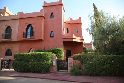 Villa de luxe 10 min de centre Marrakech route de Fez - image 3