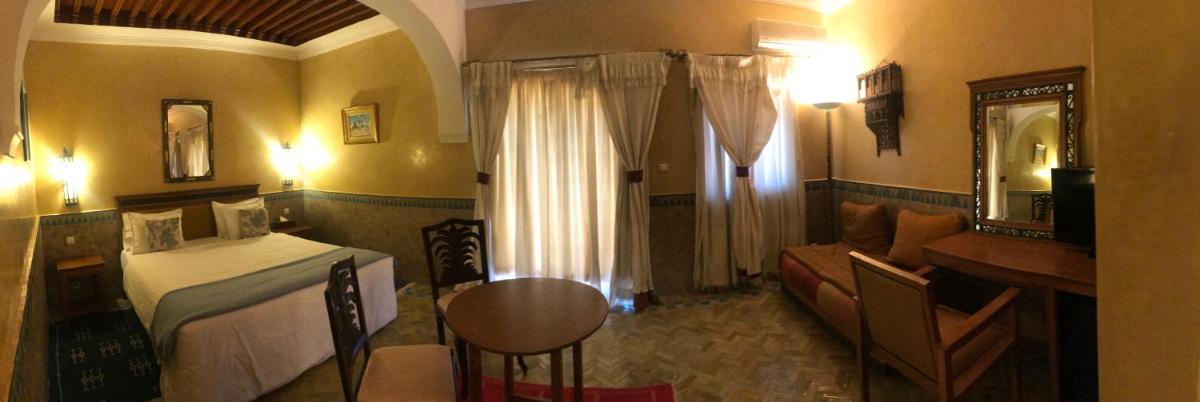 Double room in a charming villa in the heart of Marrakech palm grove - image 4