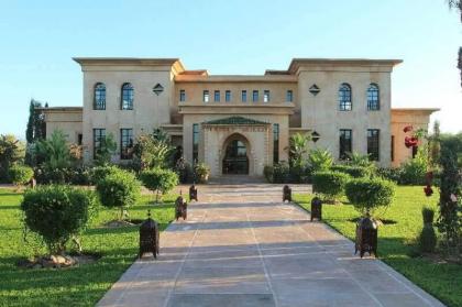 Exclusive Luxury Villa - image 1